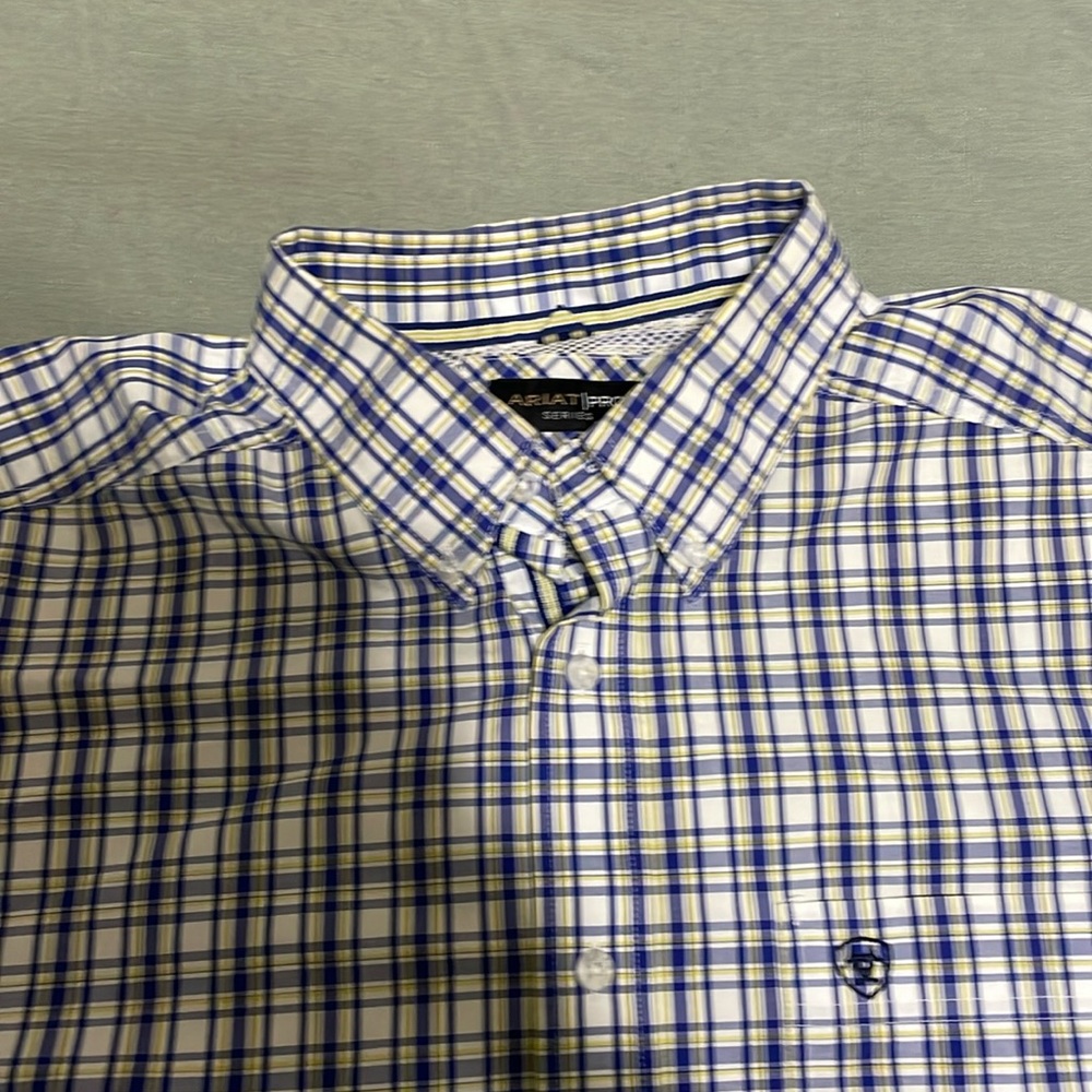 Mens Ariat pro series short sleeve button down shirt